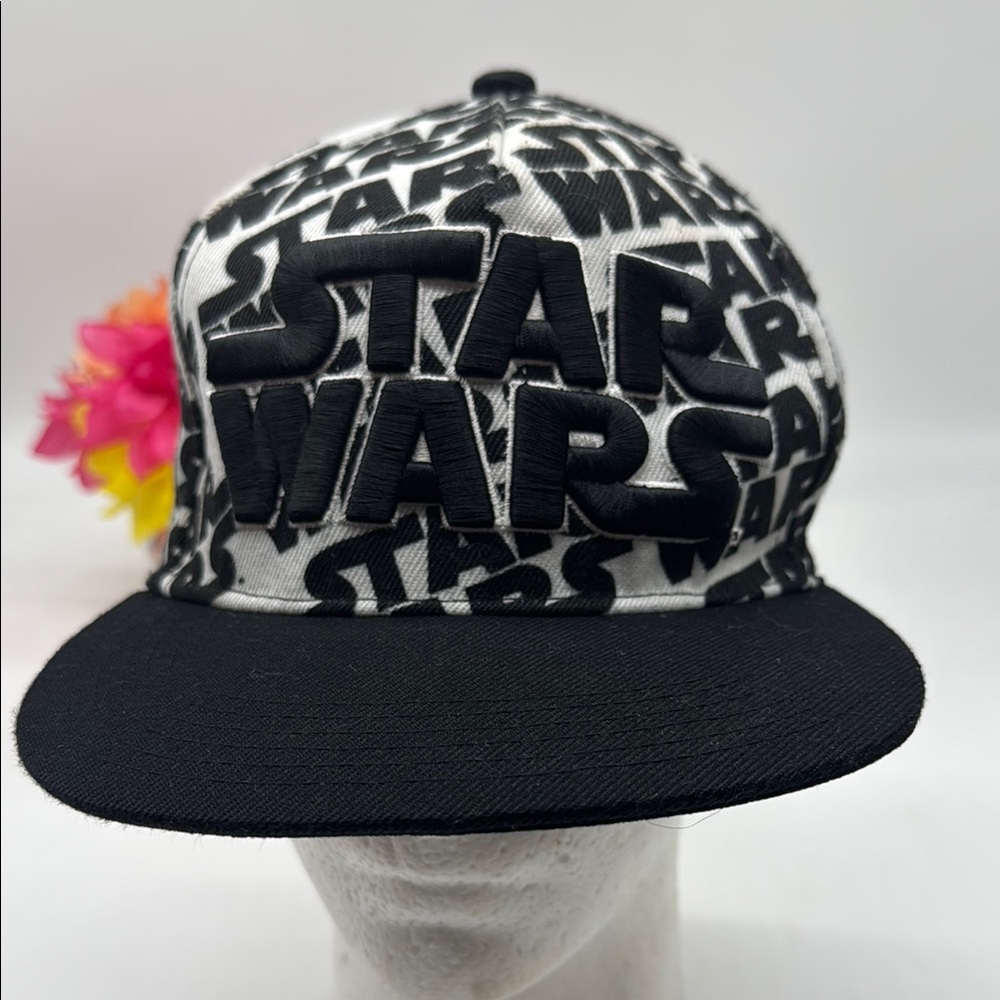 Star Wars Snapback Cap Black and White Toy HT7705F